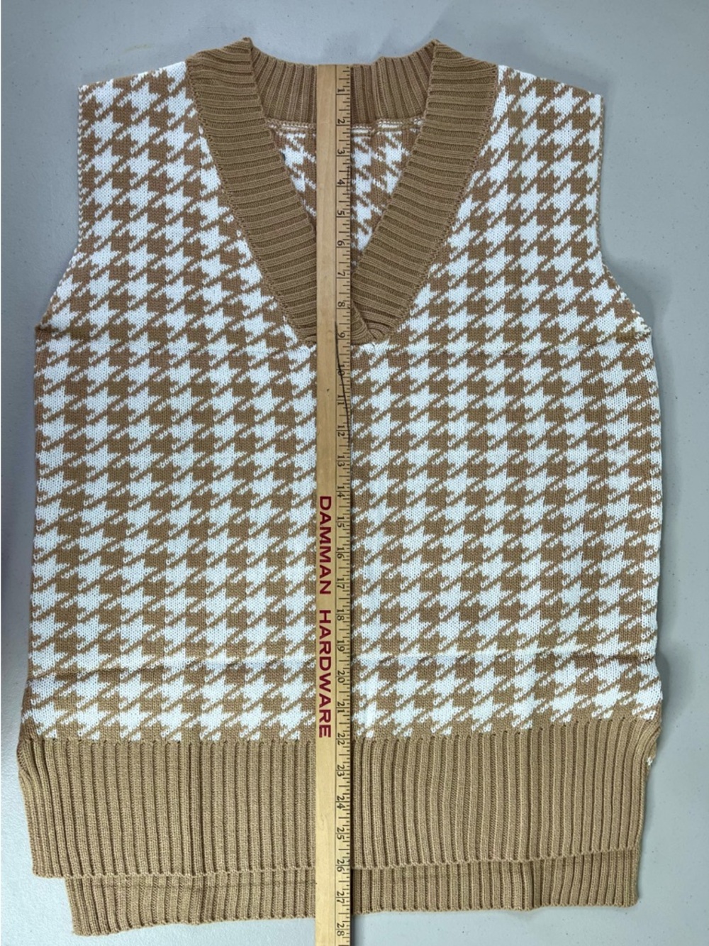 Women's Oversized Houndstooth V-Neck Sweater Vest - Camel/White - Picture 6 of 10